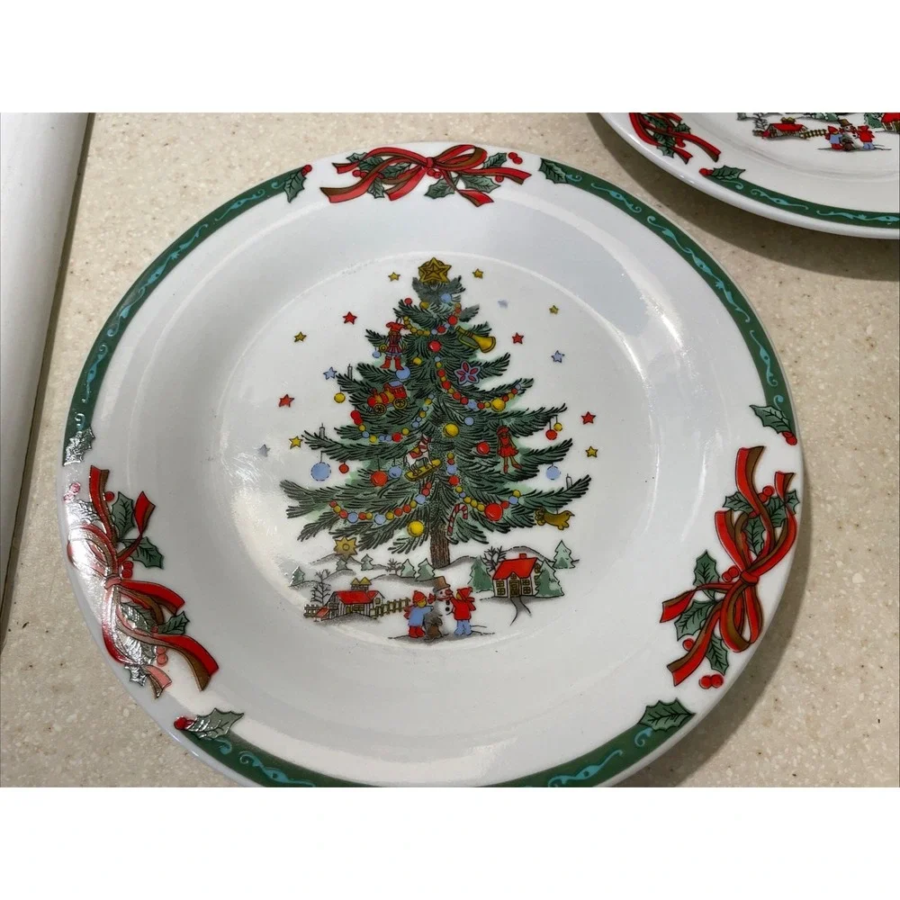 CHRISTMAS IN THE PARK Salad Plates Set Of 4 7 1/2